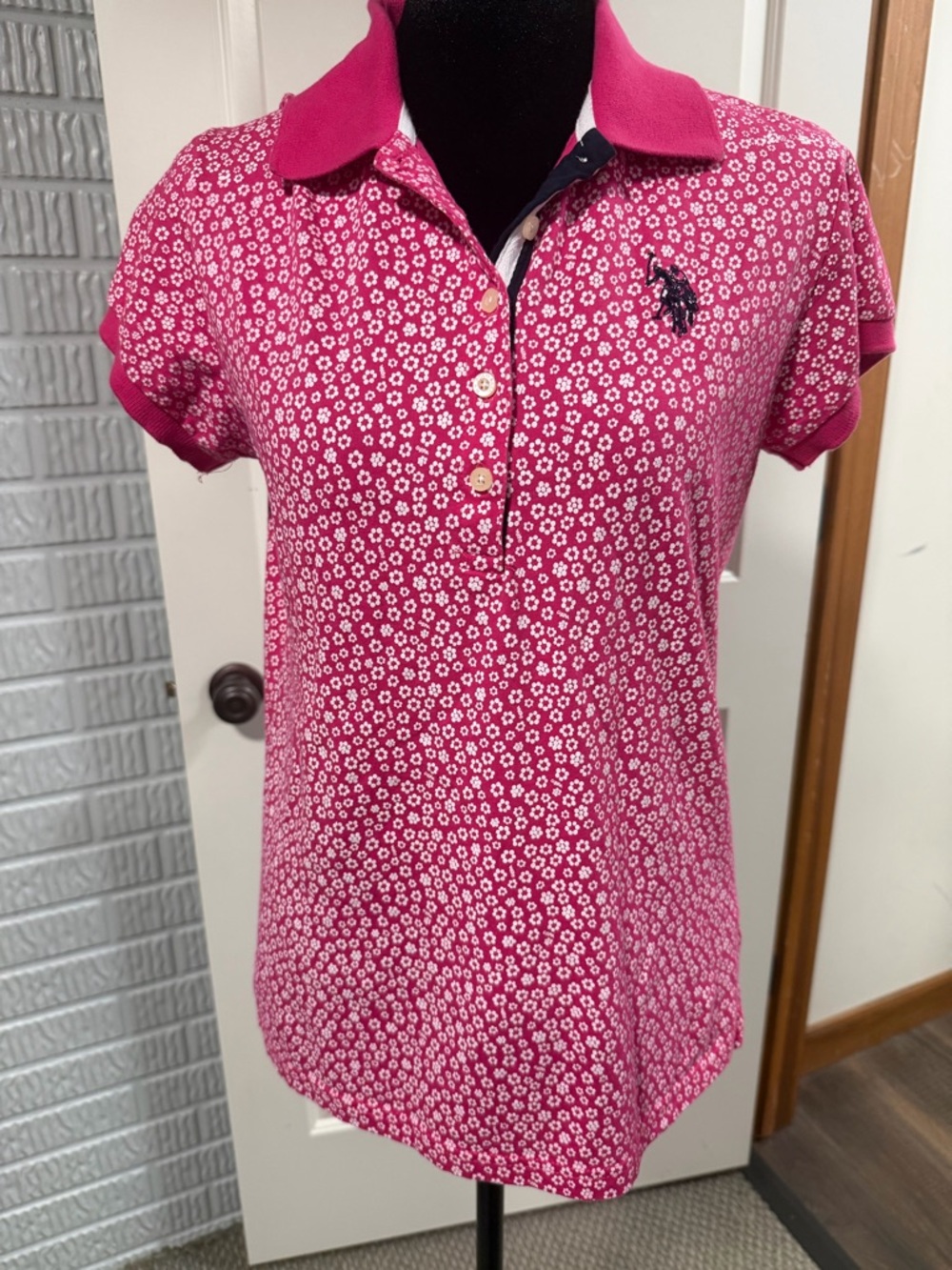 U.S. Polo Assn Pink Floral Polo Shirt Womens Large Short Sleeve Logo Top - Picture 2 of 5